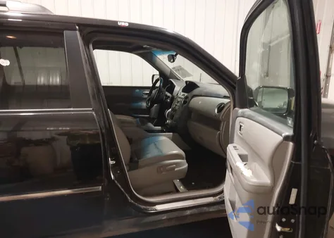 2009 Honda Pilot Touring z USA, uszkodzony, nr VIN 5FNYF48869B039645